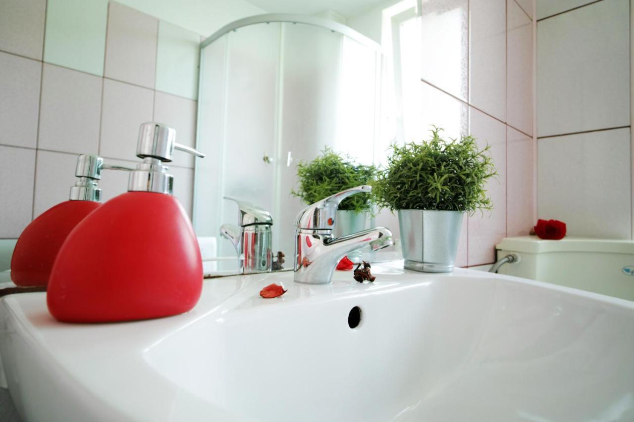 Luxury Apartament Apartment Букурещ Екстериор снимка